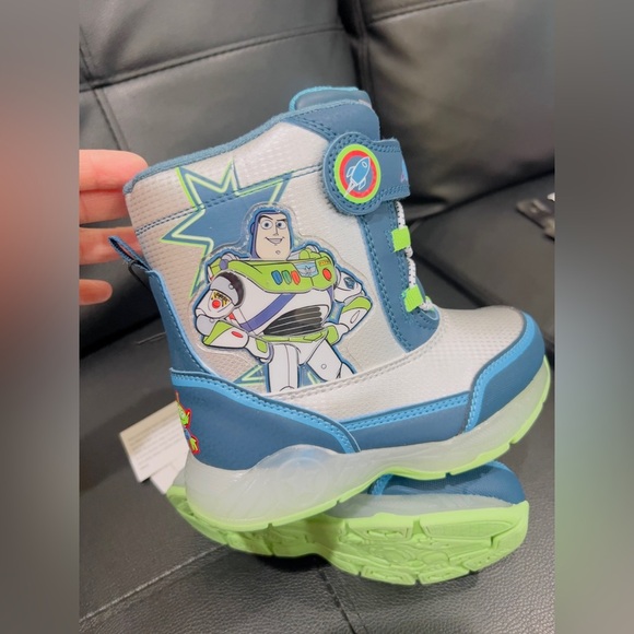 Disney Toddler  Toy Story kids winter boots
Light Up Snow Boots, Size 11 NEW - Picture 7 of 12